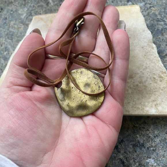 🎈Sale 🎈2 for $10 minimalist simple gold (color) metal hammered disc necklace - Picture 9 of 9